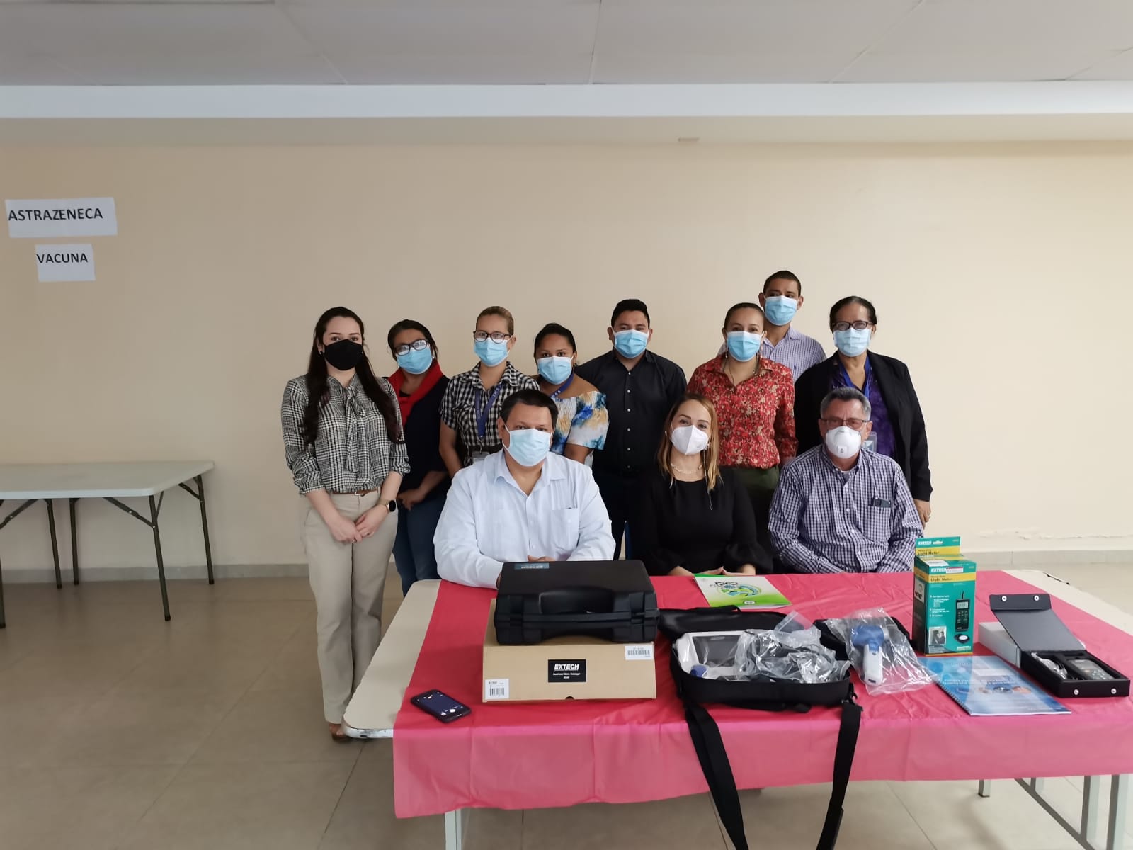 Acto de entrega de bienes al Instituto Hondureño de Seguridad Social en San Pedro Sula